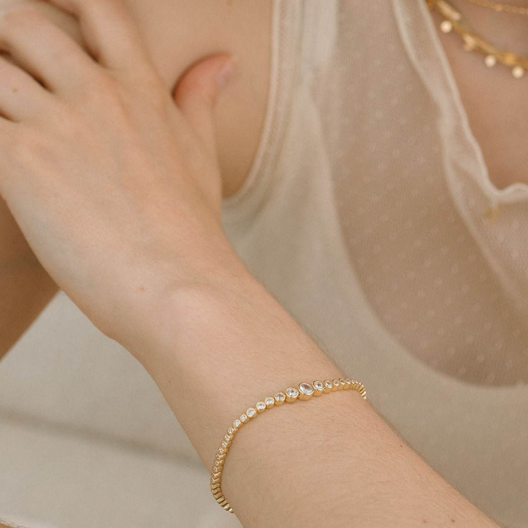 Graduated Bezel Tennis Bracelet