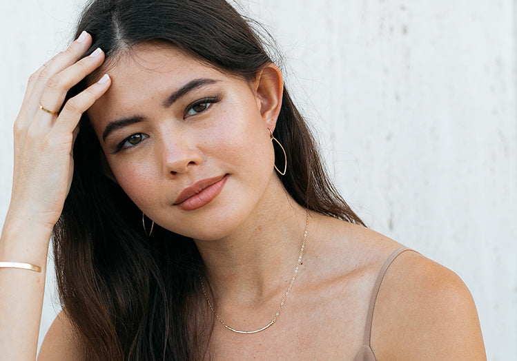 Hammered Curved Bar Necklace
