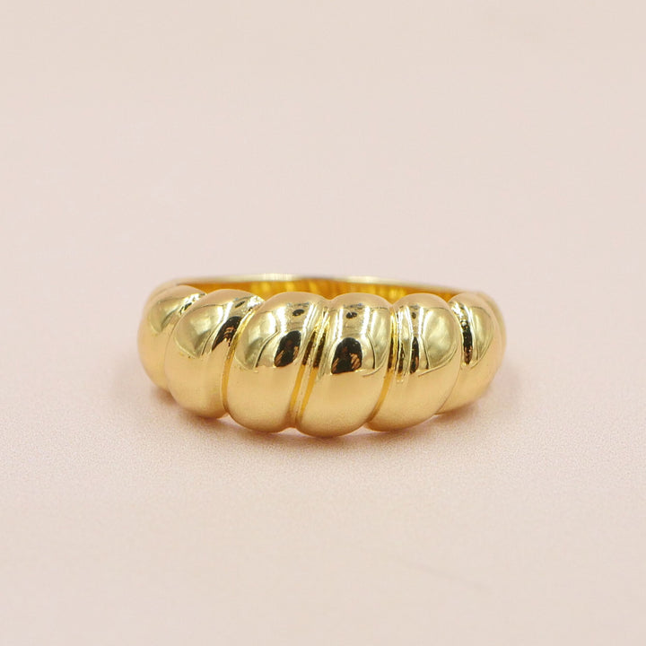 Croissant Bubble Ring