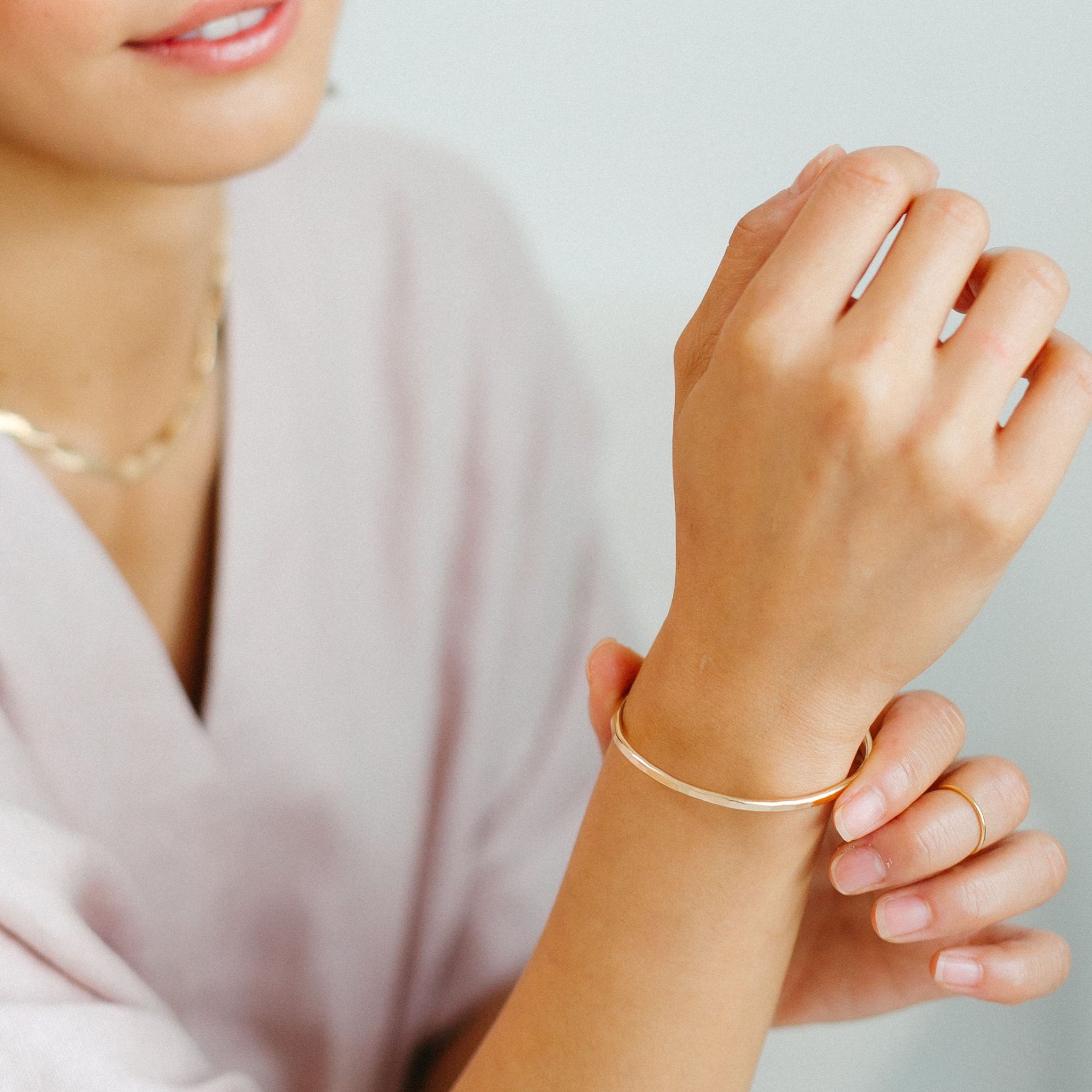 Evenness Hammered Gold Bangle Bracelet | Sustainable Jewellery by Ottoman  Hands