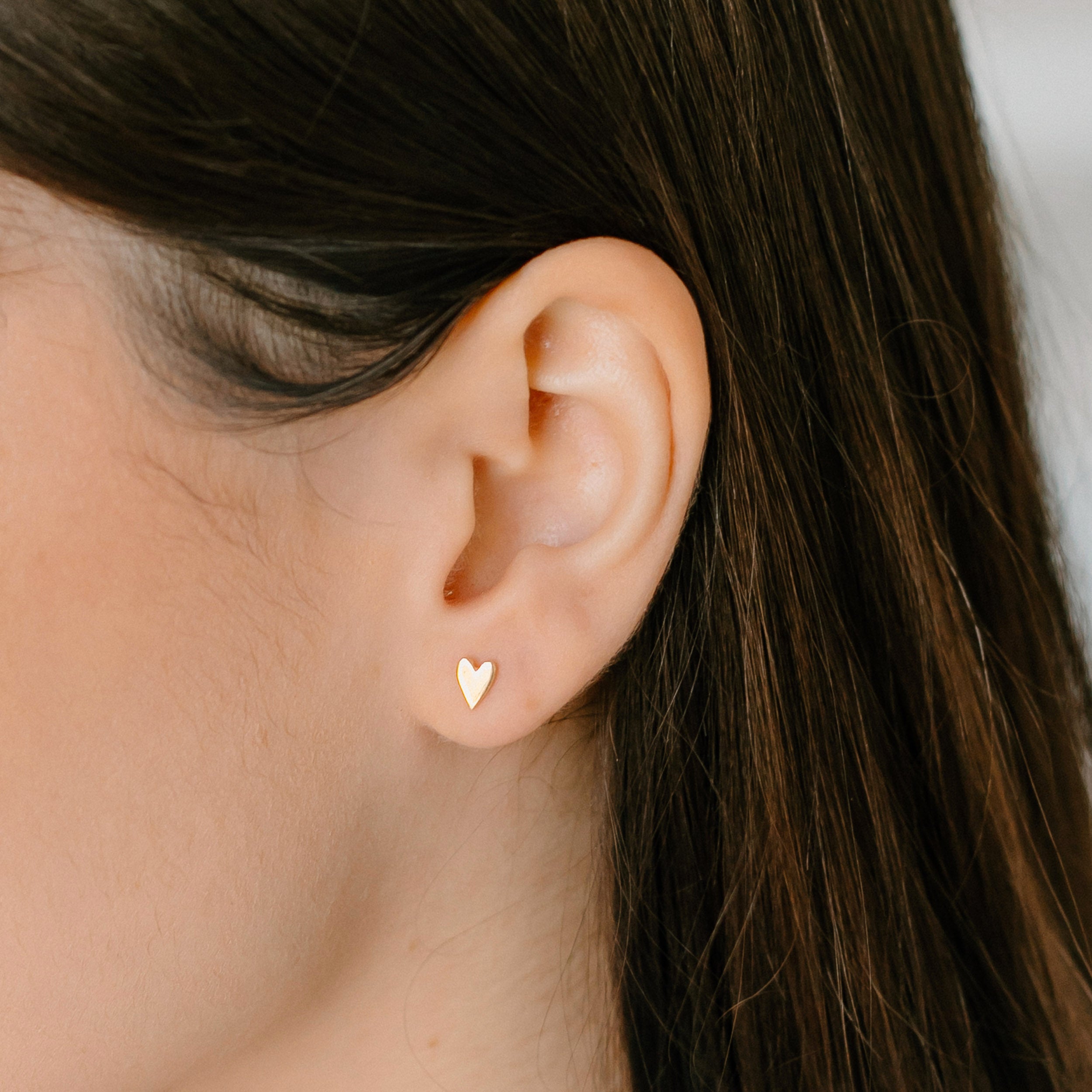 国内発送【AMANDA DEER】大人気 セレブPearlハグピアス New Arrivals – Amanda Deer Jewelry